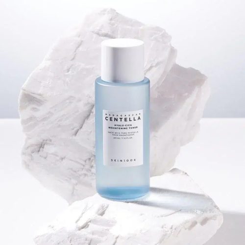 skin1004-toner-madagascar-centella-hyalu-cica-brightening-dakar-universcosmetix-1-1 SKIN1004 Madagascar Centella Tonique Éclat et Hydratant Acide Hyaluronique + Centella 210 ml